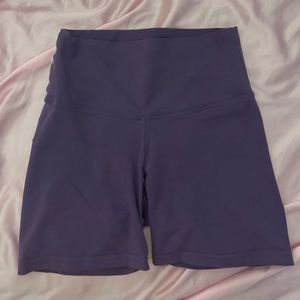 Aritzia Atmosphere Chill Biker Shorts